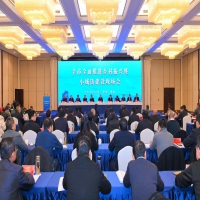 张祥安在全市全面推进乡村振兴暨小城镇建设现场会上强调 大力实施“千万工程”开展“百村行动” 推动乡村振兴和小城镇建设工作继续走在全省前列 张君毅主持